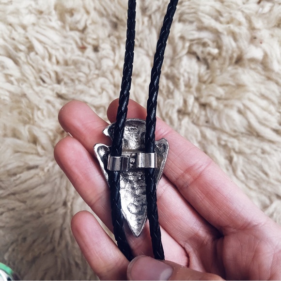 Vintage 80s Arrowhead Bolo Tie - Picture 4 of 4